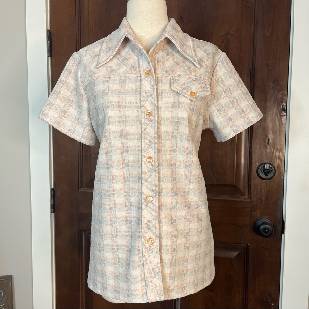 Plaid ‘70s Button-Up Shirt